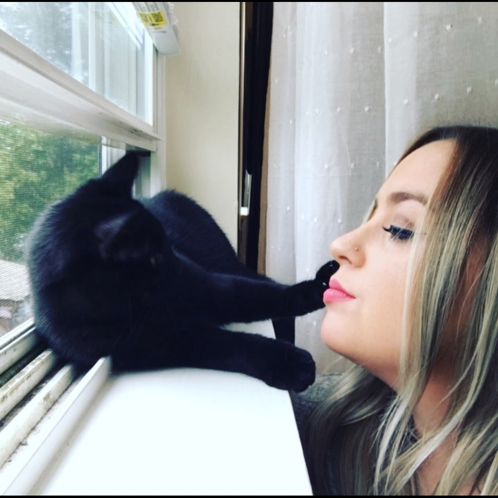 Meet your Posher, Devyn